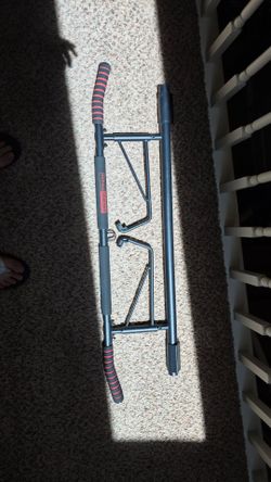 AmazeFan Doorway Pull Up Bar - Multi-Grip