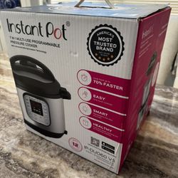 New In Box Instant Pot 7 In 1 Multi-use Pressure Cook, Slow Cook, Rice, DUO60 V3