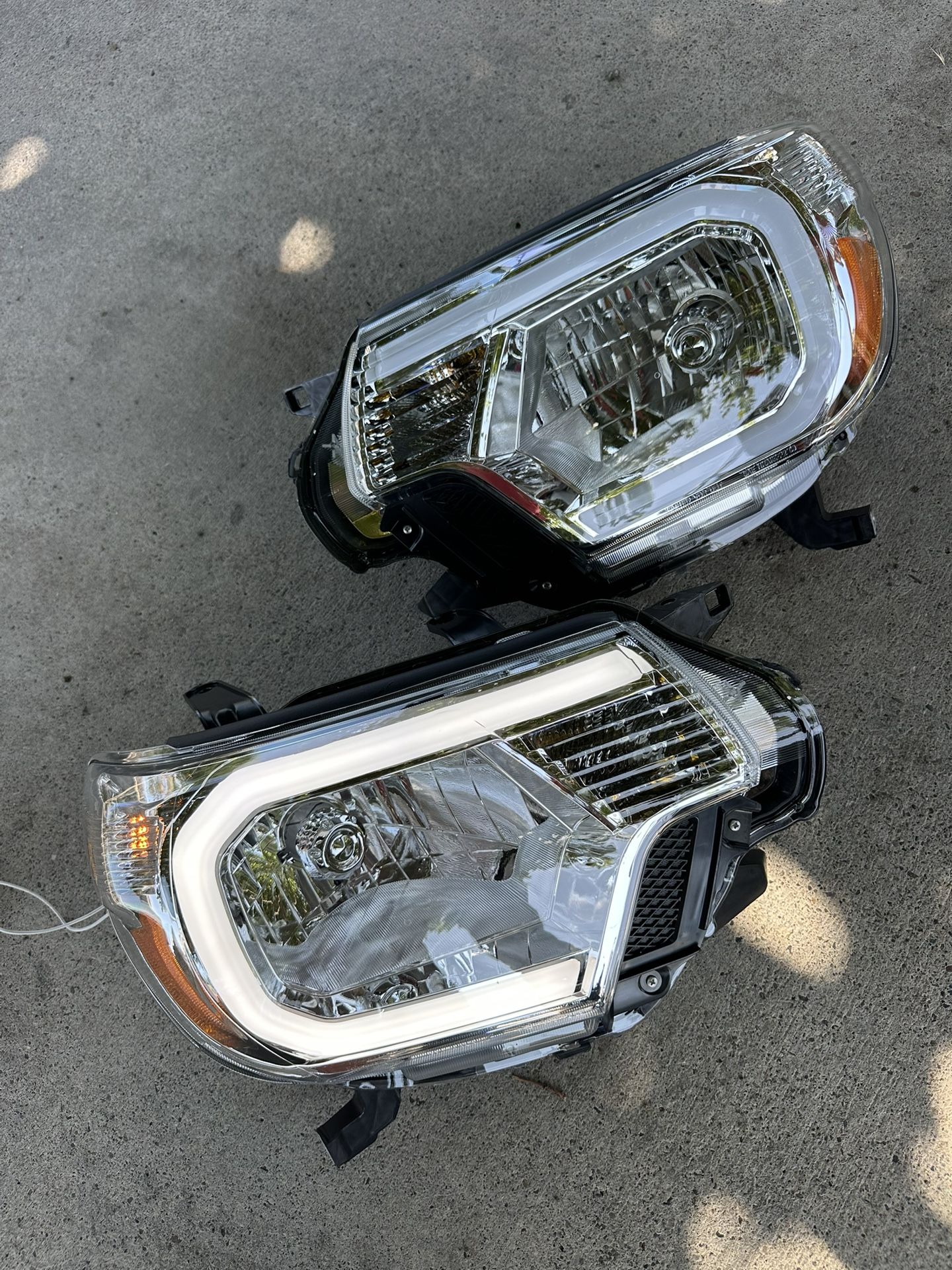 12-2015 Toyota Tacoma Headlights