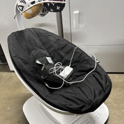 4 Moms Baby Swing 
