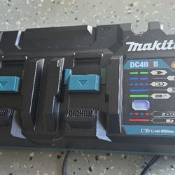 Makita
40V max XGT Dual Port Rapid Optimum Charger