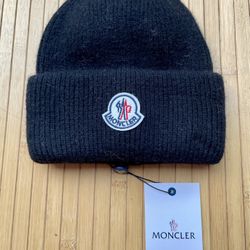 Moncler Unisex Black Beanie (Brand New With Tag)