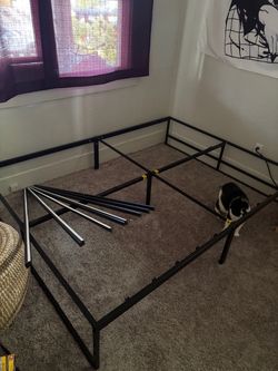 Bed frame queen size