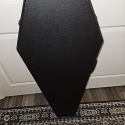 Coffin Guitar Case 