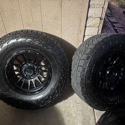 17” 33x 285/70/17R Falken AT4 tires & KMC impact wheels