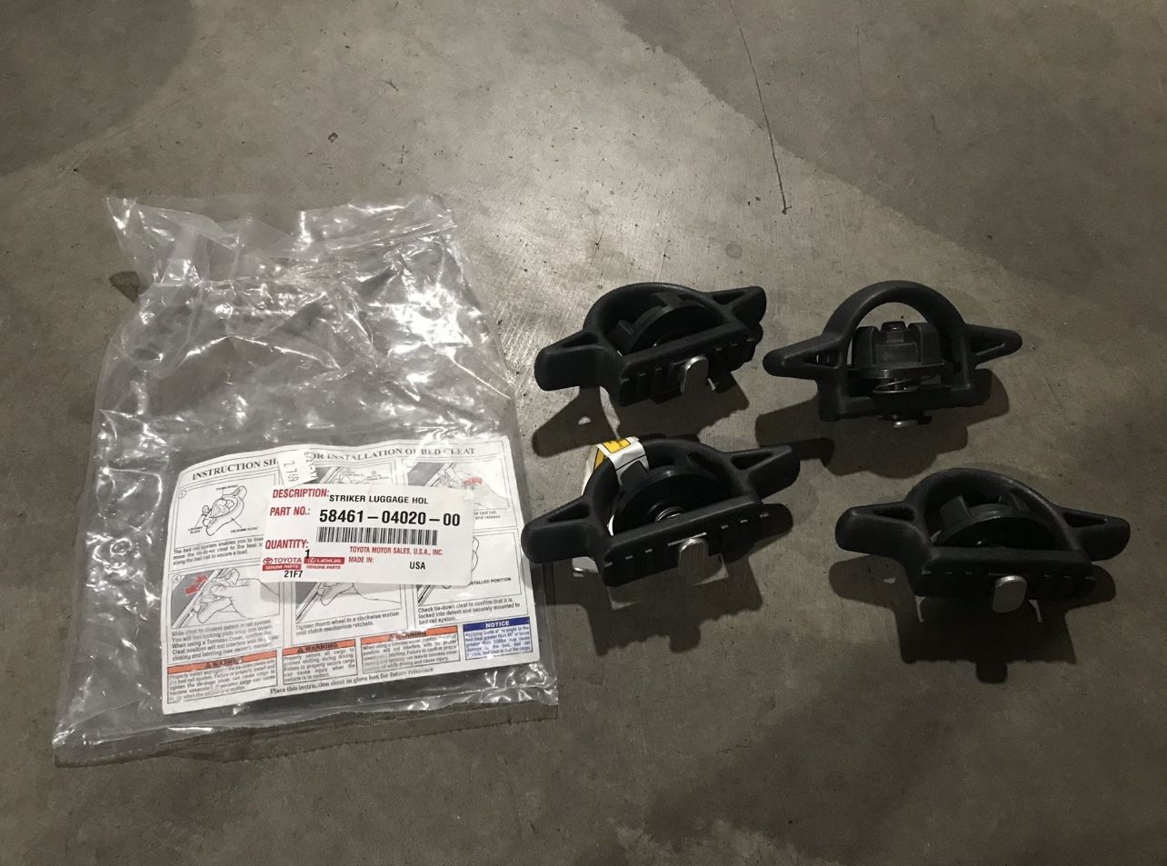 striker luggage holder toyota tacoma