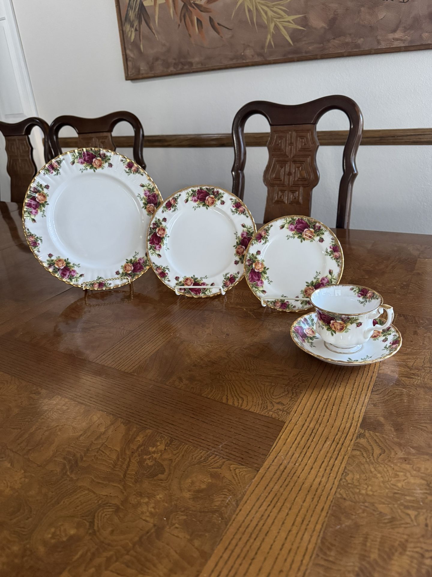 Royal Albert Old Country Roses Bone China England 1962 Royal Albert Ltd.