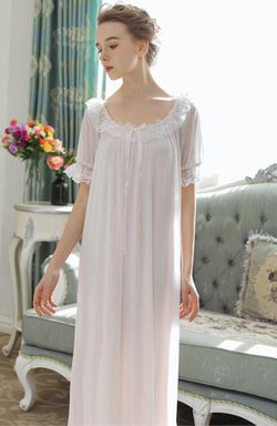 Luxurious soft silk women’s nightgown. Brand New size M/L. Color pink