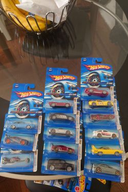 Hot Wheels 2006 first editions lot of 14 cars