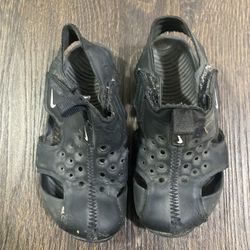 Boys Black Nike Sandals Size 7 Toddler 