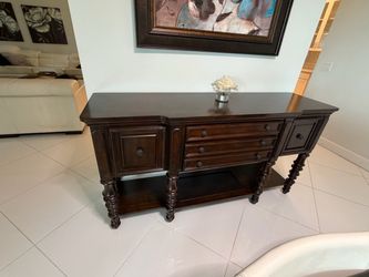 Buffet cabinet