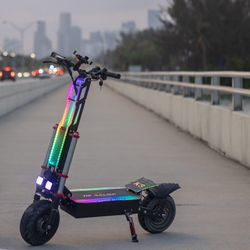 K8 Tif Galop E-scooter 6000w 70 Miles Range