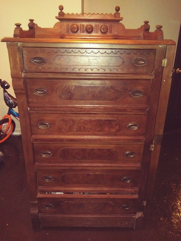 1800's dresser