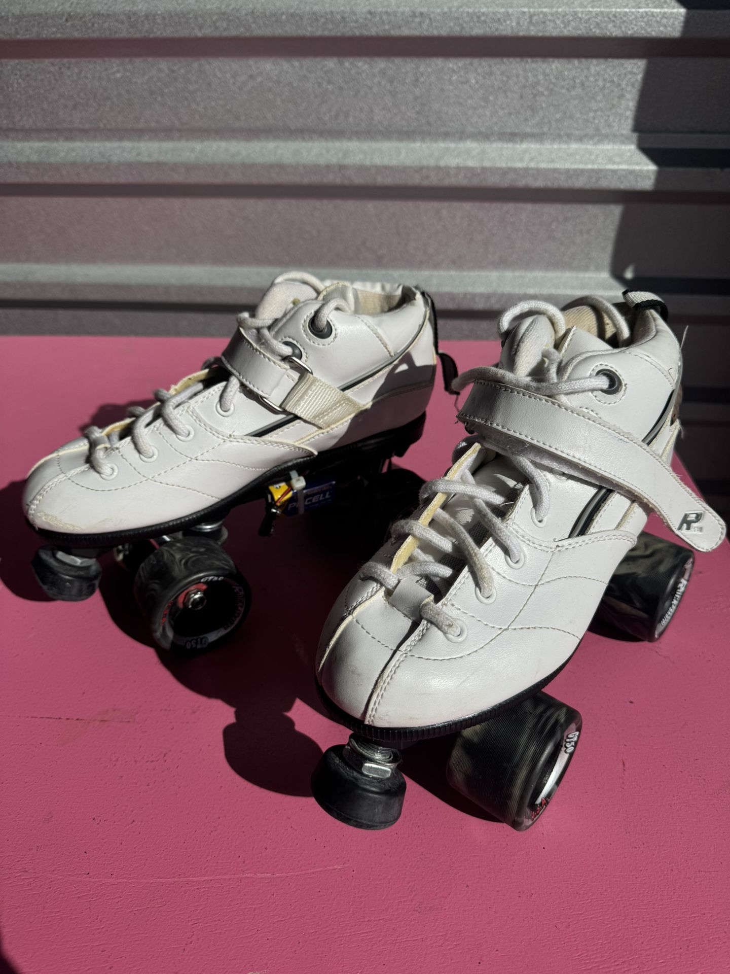GT 50 Roller Skates w/custom lights underneath. Size 8