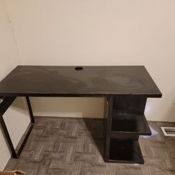 Black Desk