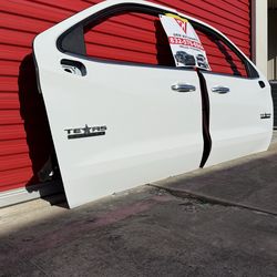 2020 2021 2023 Chevy Silverado single cab crew cab front left driver and front right passenger doors