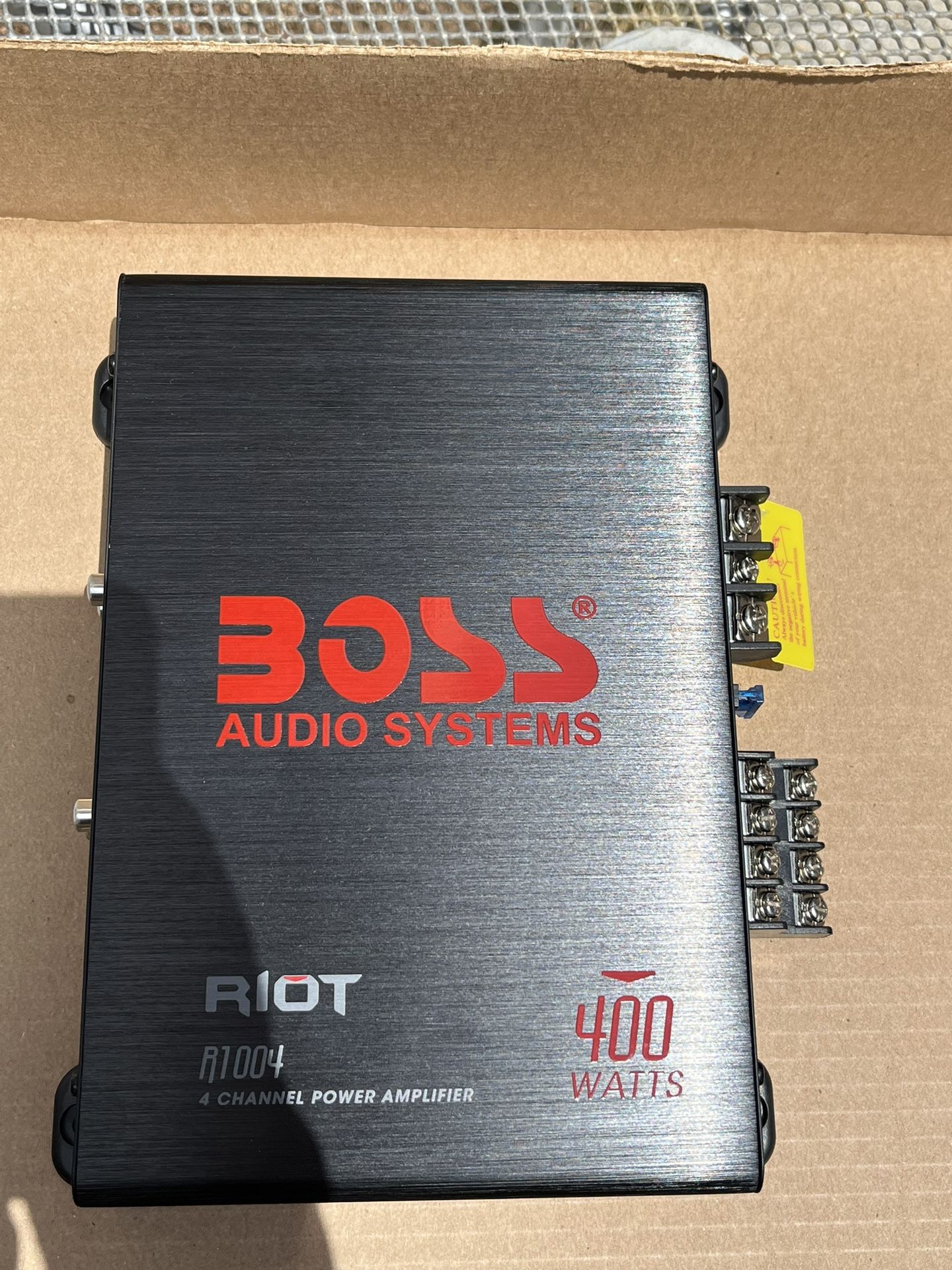 Boss Audio System Amplifier 4 Channels 400 Watts
