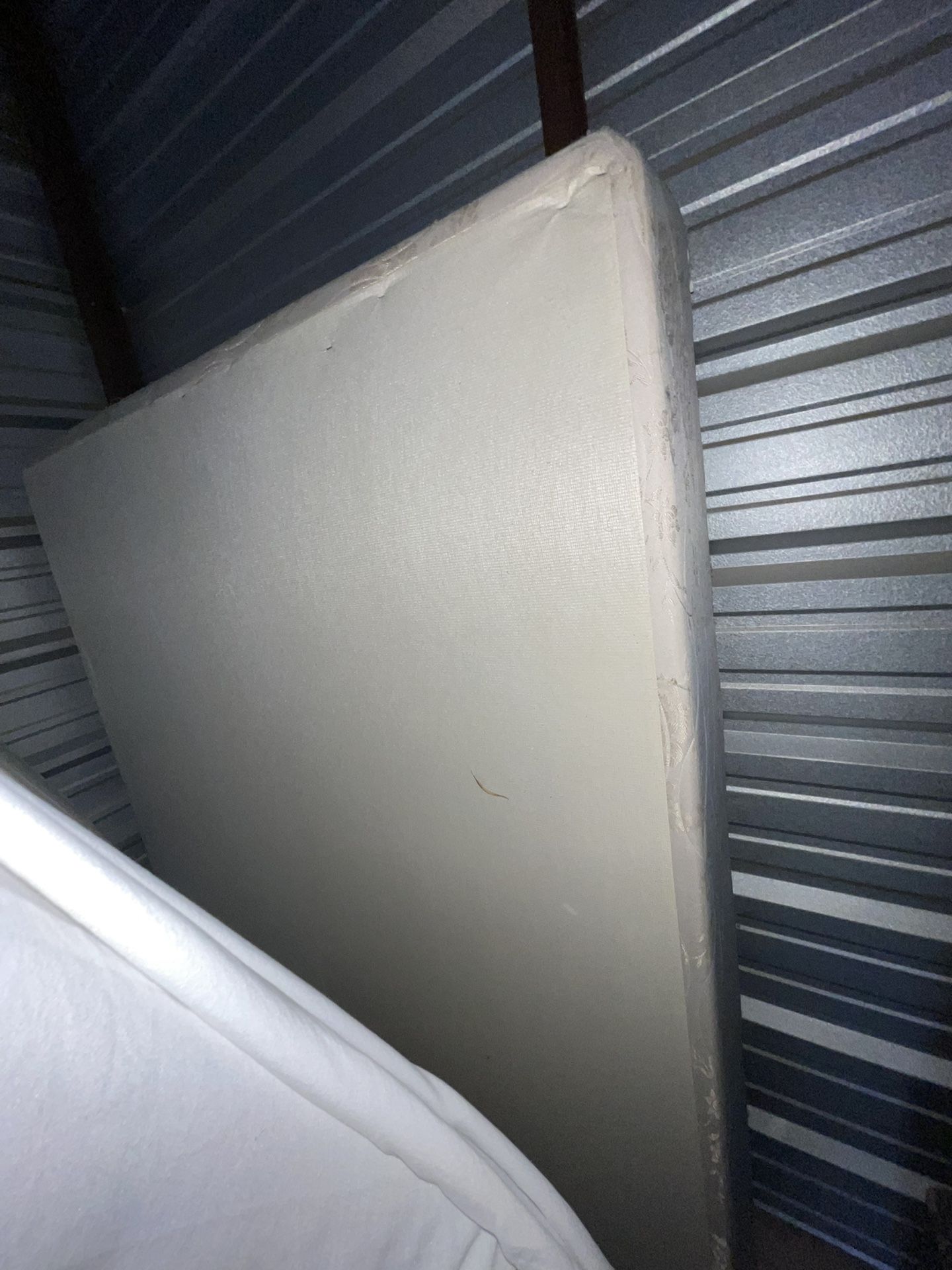 Queen Mattress & Box Spring 