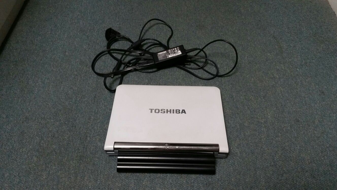 Toshiba NB205 10.1" Laptop