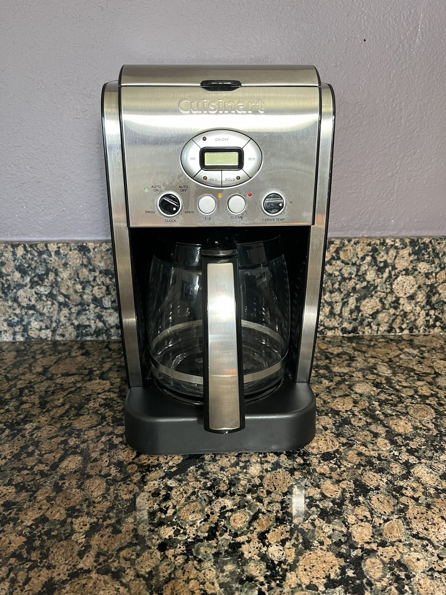 LUXURIOUS PROGRAMABLE COFFEE MAKER