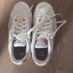 Nike Kids Basketball Shoe Size 12