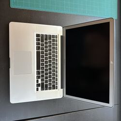 MacBook Pro 15” 2010 (For parts)