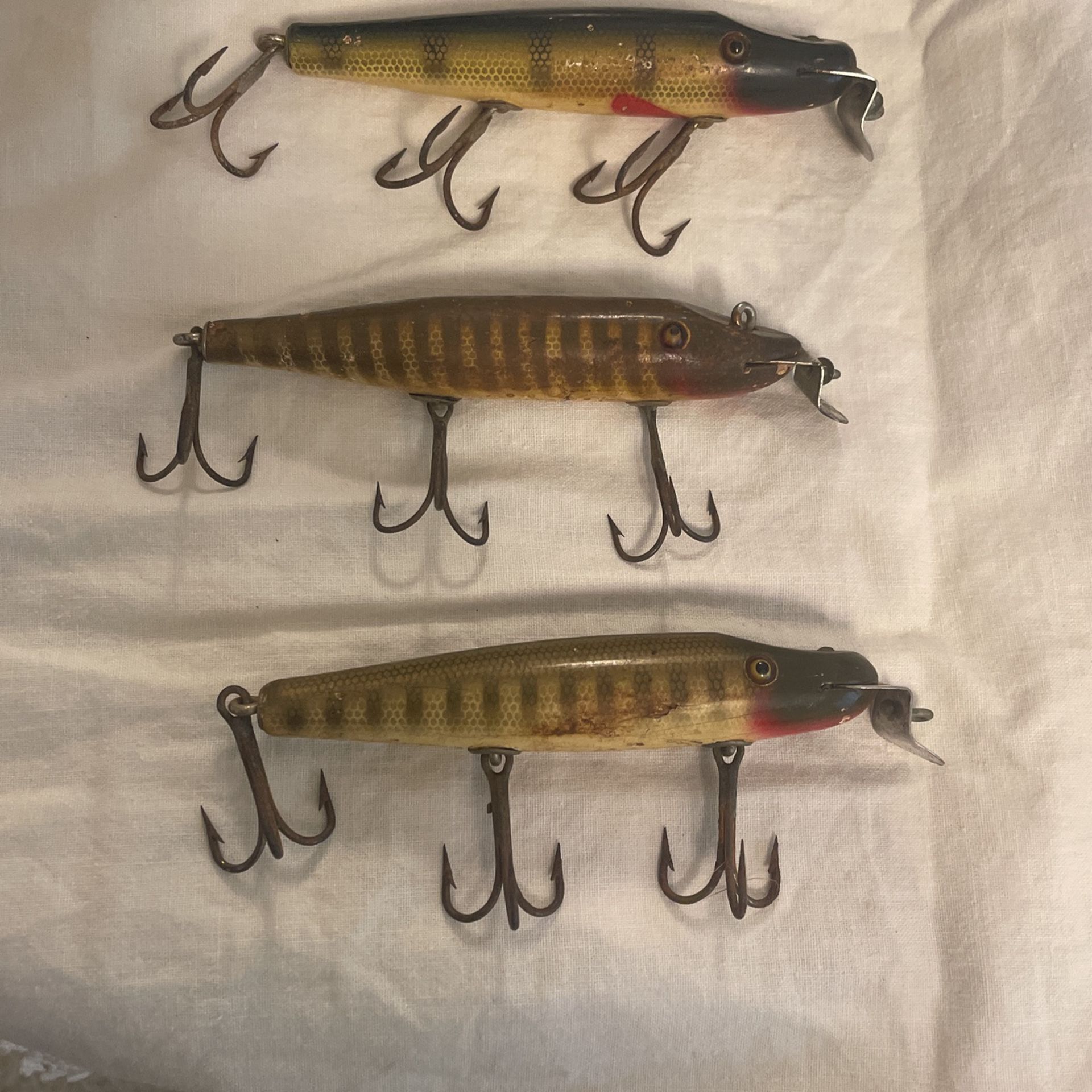 Vintage fishing lures glass eyes used good shape