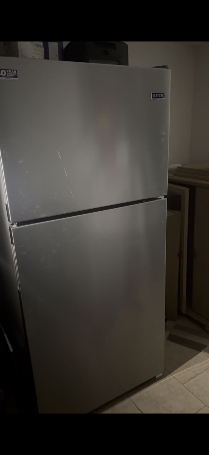 Selling Refrigerator (Great Condition) (NO DELIVERIES)