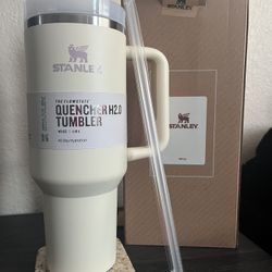 Stanley 40 oz Stainless Steel H2.0 FlowState Quencher coffee , Mug Tumbler - NEW