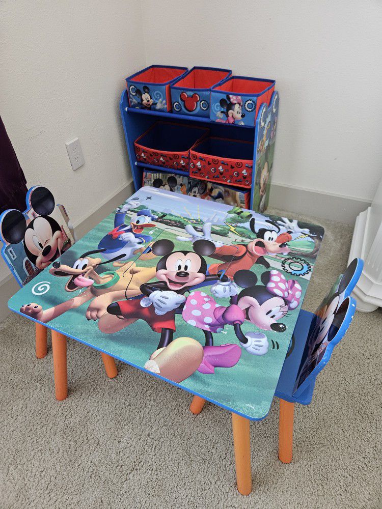 Disney table with toys organizer 
