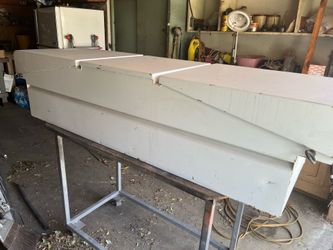 Truck cross box tool box