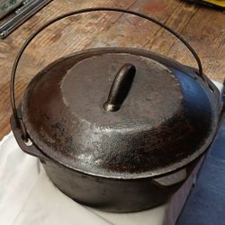 Antique/Vintage #8 Dutch Oven
