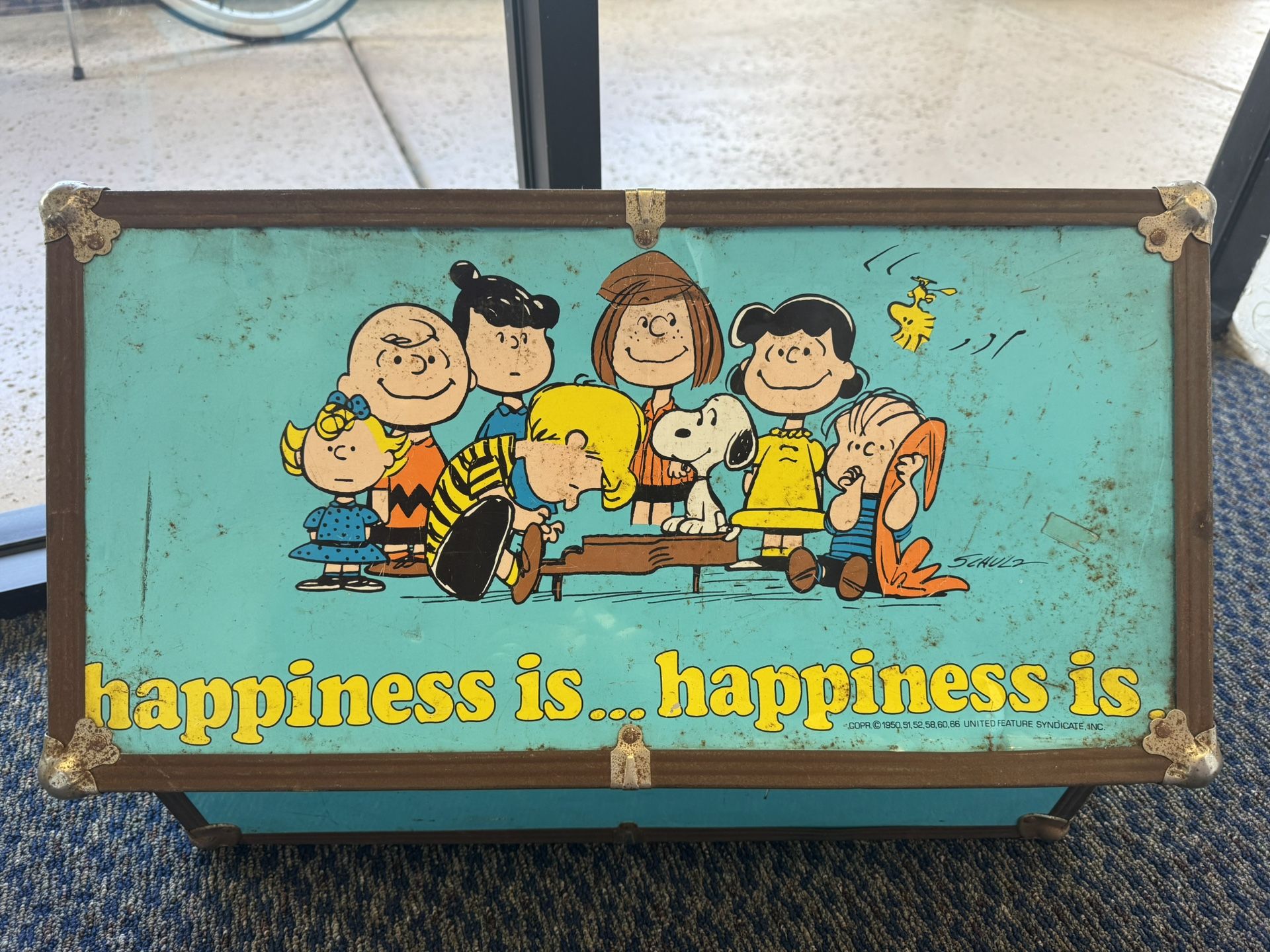 Rare 1950s Porcelain Peanut Trunk