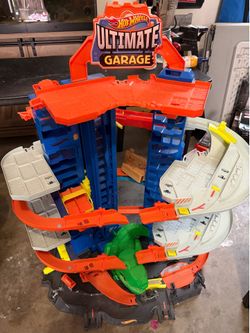 Ultimate garage for hot wheels