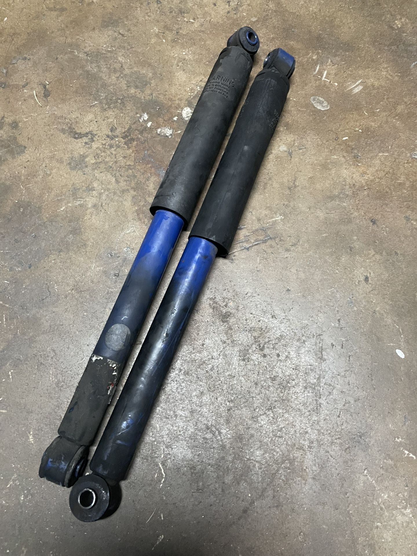 99-06 Silverado Rear Shocks