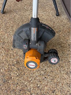 Edge trimmer Worx WGI50.2 with charger/batteries.