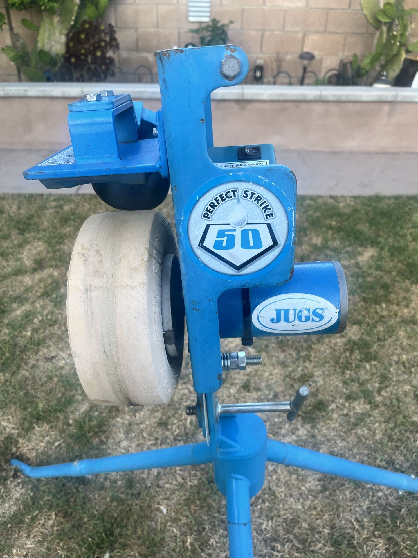 Jugs PS50 Pitching Machine 