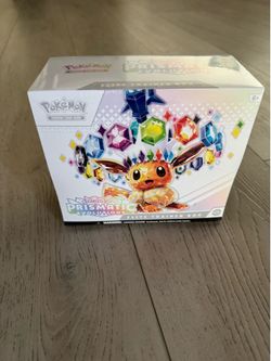 Pokémon Prismatic Evolutions Elite Trainer Box
