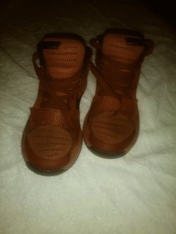 Pre owned size 3 KDs in great condition. Looking to sell ASAP or trade for something useful. Just contact me