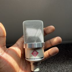 Neumann Microphone TLM 102