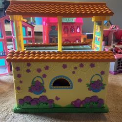 Unique Doll House 