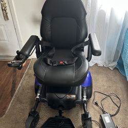 Must Sell: MERITS Vision Sport Power / Electric Chair Scooter