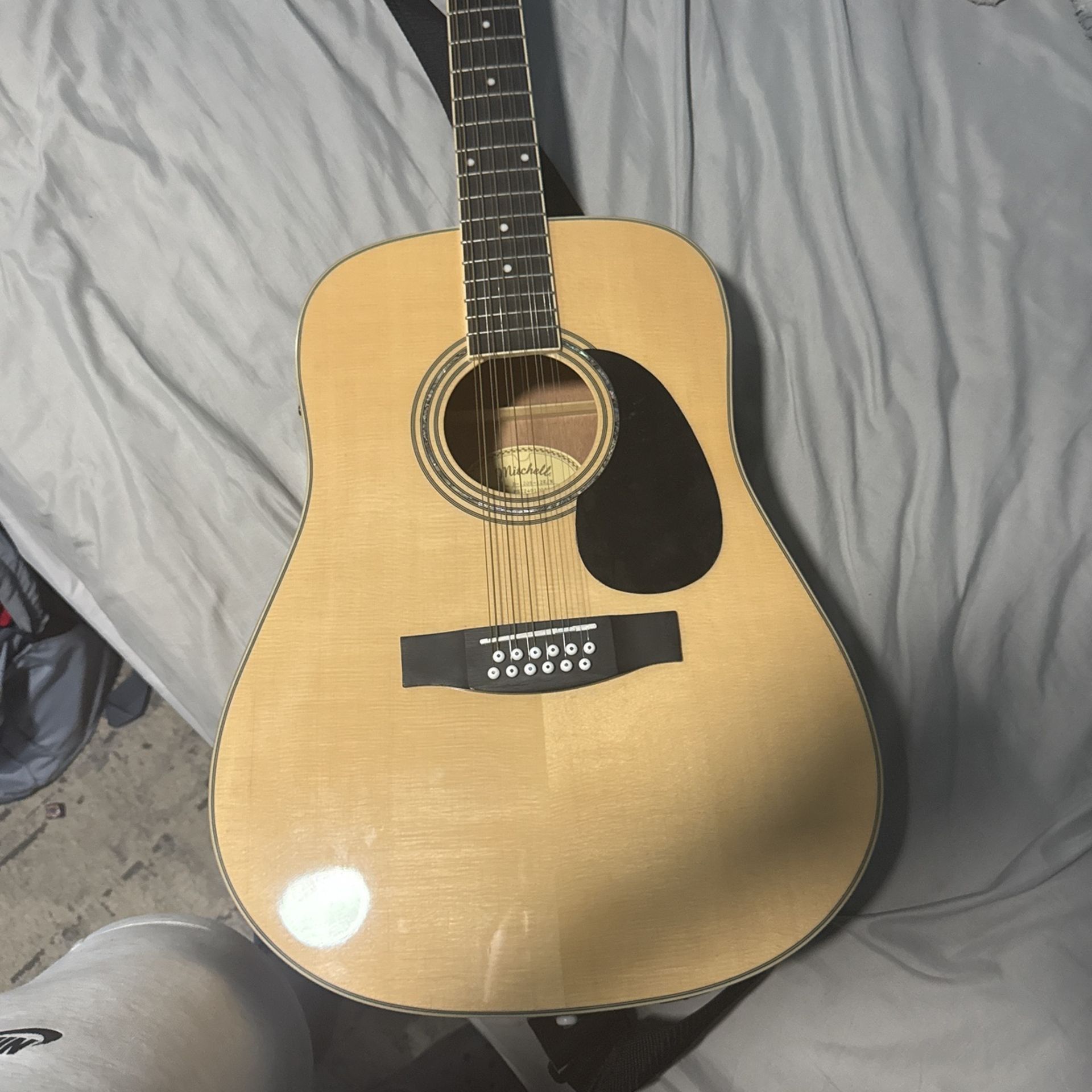 Mitchell Guitar 