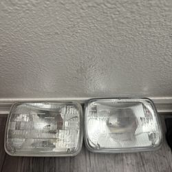 Nissan Hardbody headlights 