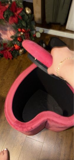 Heart-Shaped Pink Velvet Storage Ottoman