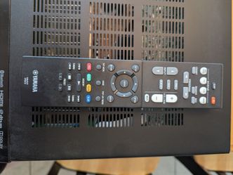 Yamaha RX-V379 AV Receiver with remote