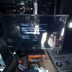 32" SANYO TV! GOOD WORKING TV READY FOR A HOME!