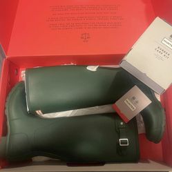 Women’s size 9 hunter green tall boots 