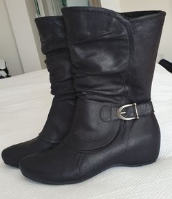 Black boots size 8.5 used once