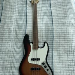 Fender Jazz Bass (Fretless) - Excellent Condition